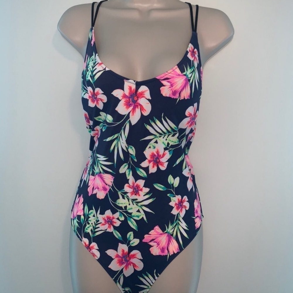Victoria Secret Strappy Swimsuit Size Large